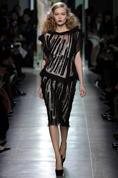 Look 27